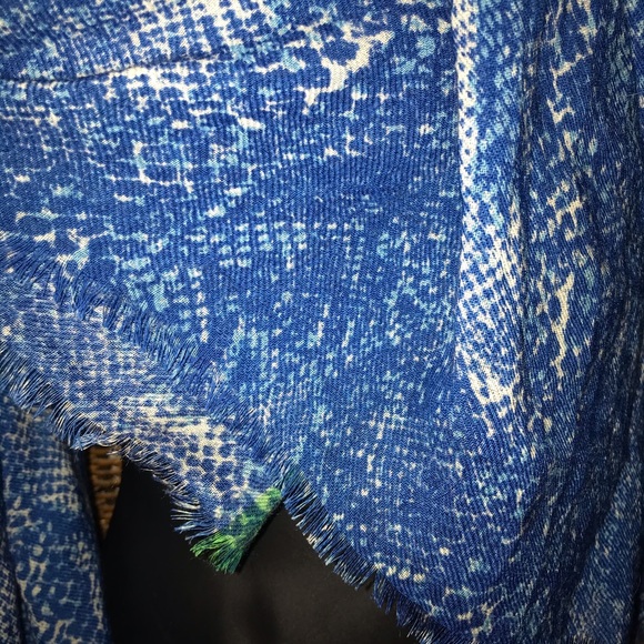 Extra Large Juicy Couture Snake Print scarf - Picture 3 of 5